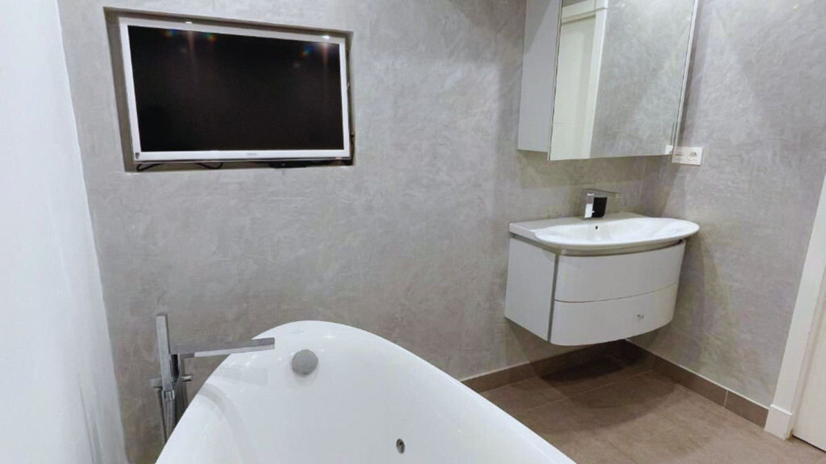 2 Bedroom Apartment for Sale in Aloha — 7