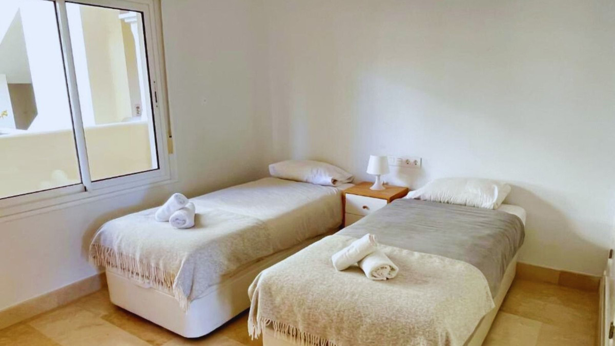 2 Bedroom Apartment for Sale in Aloha — 8