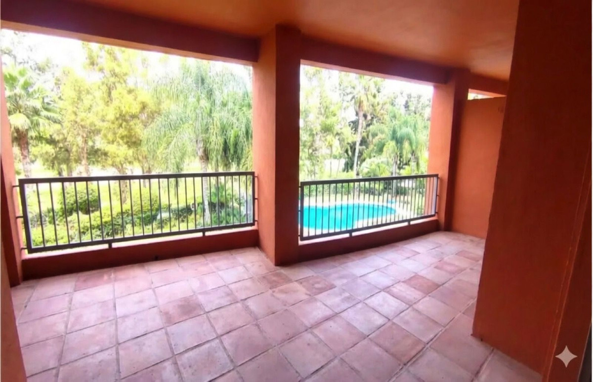 2 Bedroom Apartment for Sale in Benahavís — 3