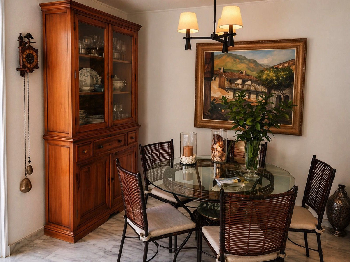 2 Bedroom Apartment for Sale in Nueva Andalucía — 2