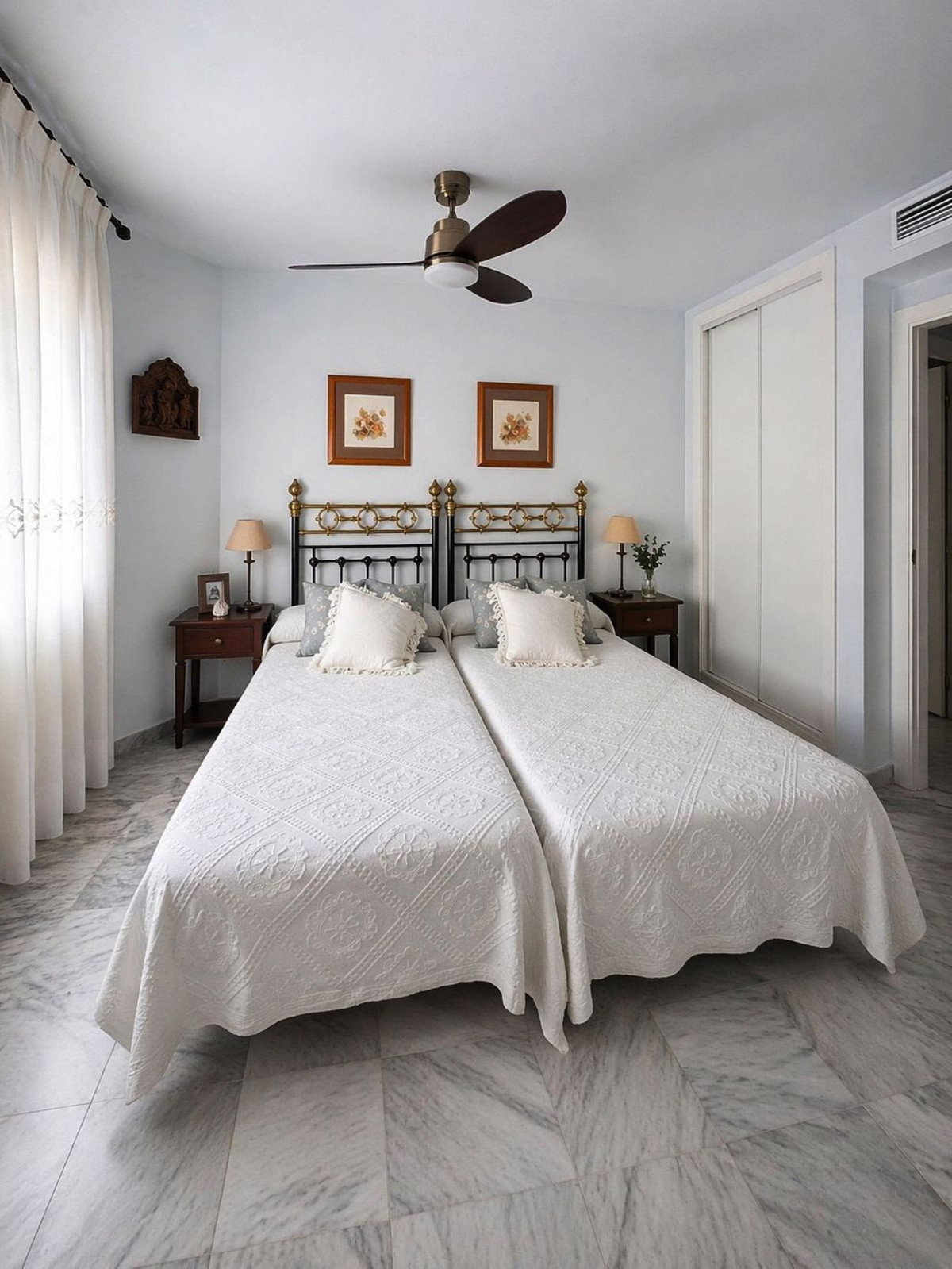 2 Bedroom Apartment for Sale in Nueva Andalucía — 4