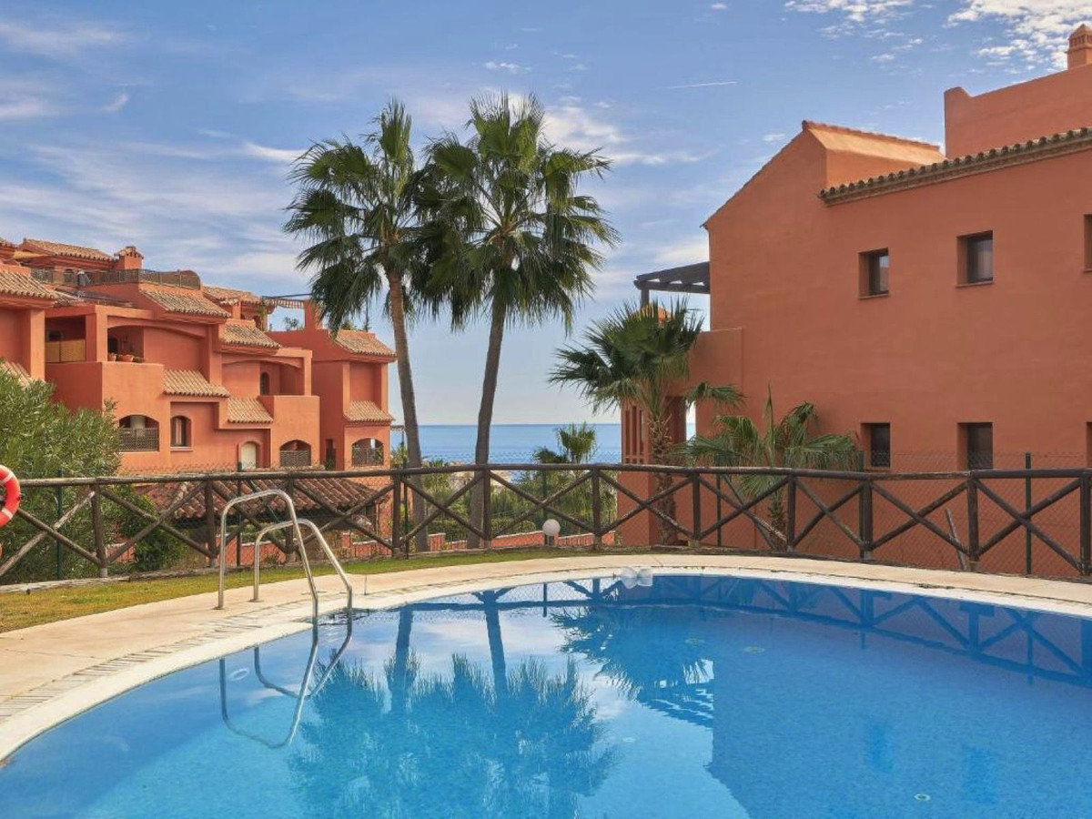 2 Bedroom Apartment for Sale in Estepona
