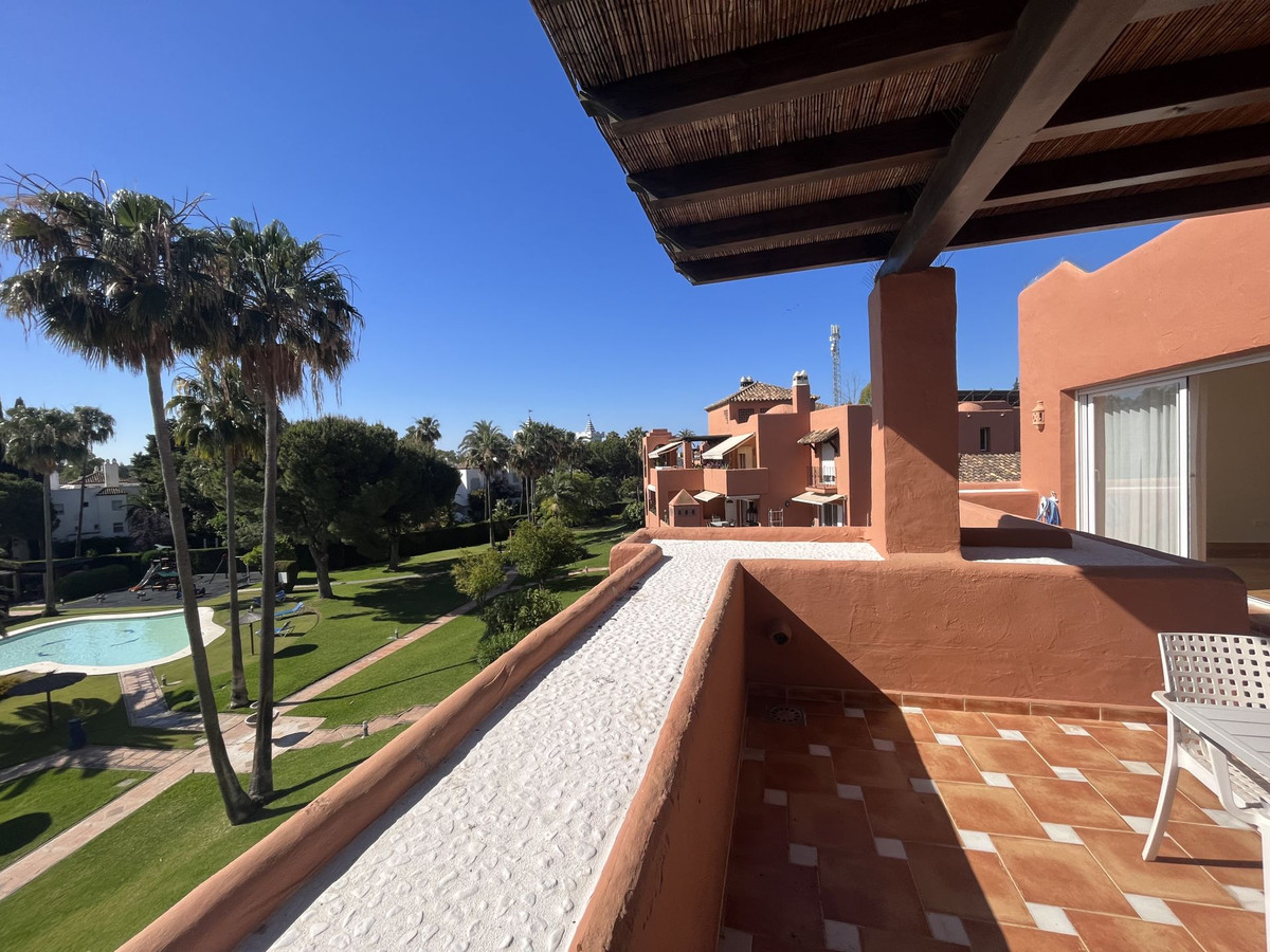 3 Bedroom Apartment for Sale in Estepona