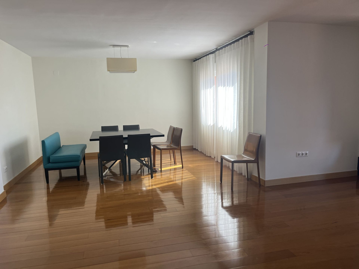 3 Bedroom Apartment for Sale in Estepona — 7