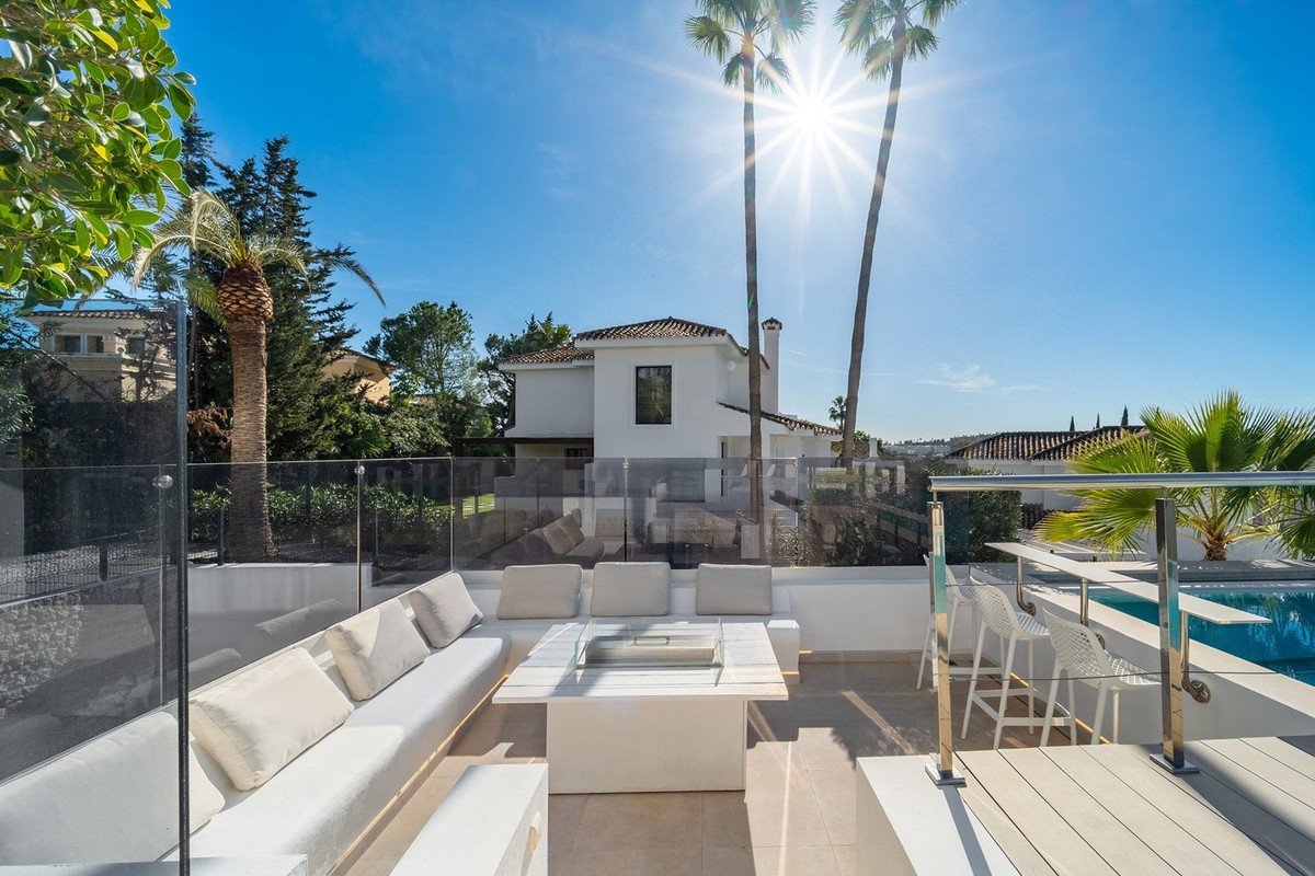 5 Bedroom Villa for Sale in Nueva Andalucía — 9