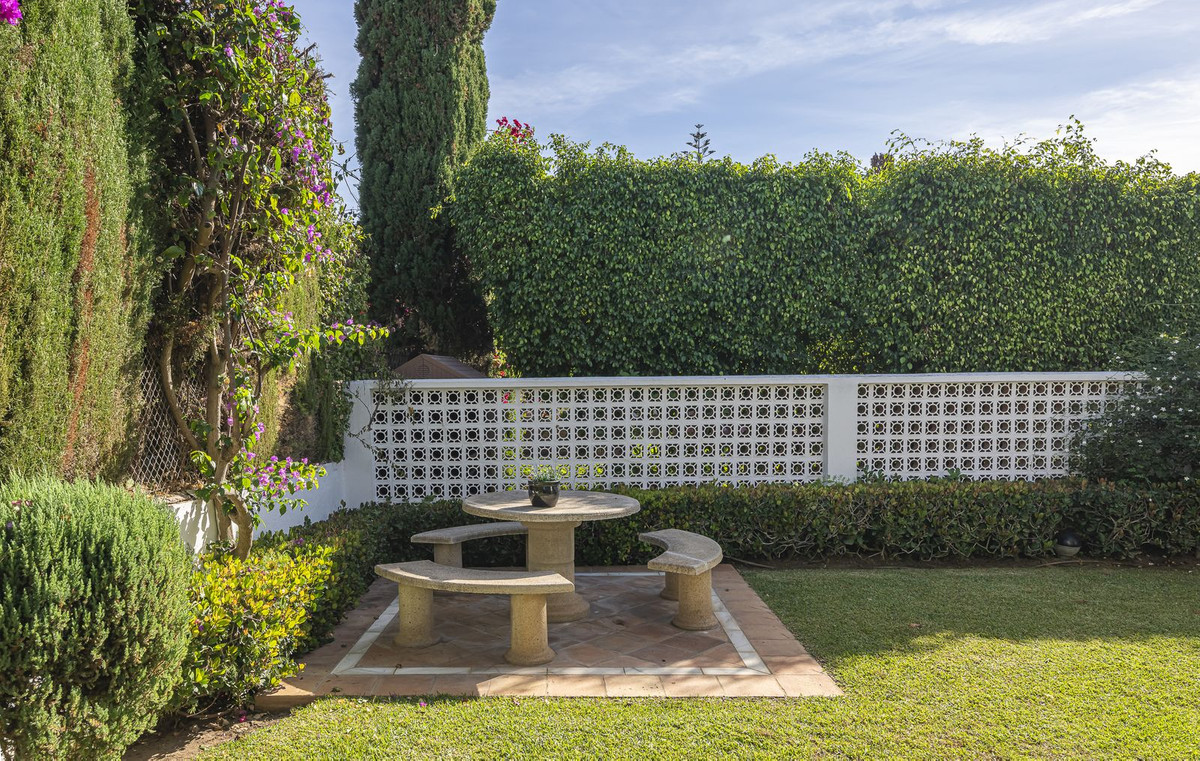 5 Bedroom Villa for Sale in Marbella — 2