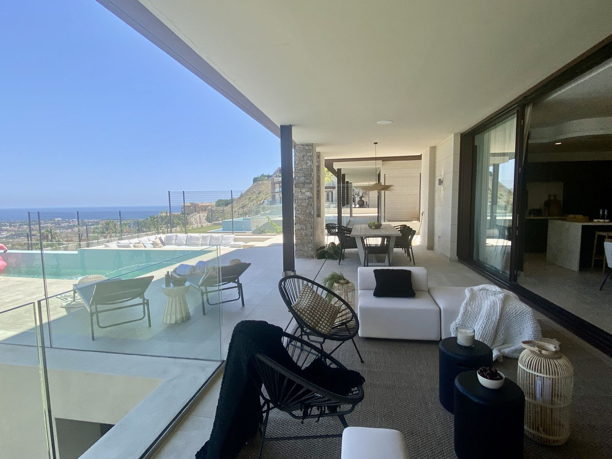 5 Bedroom Villa for Sale in Benahavís — 3