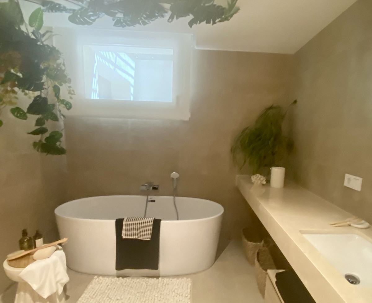 5 Bedroom Villa for Sale in Benahavís — 9