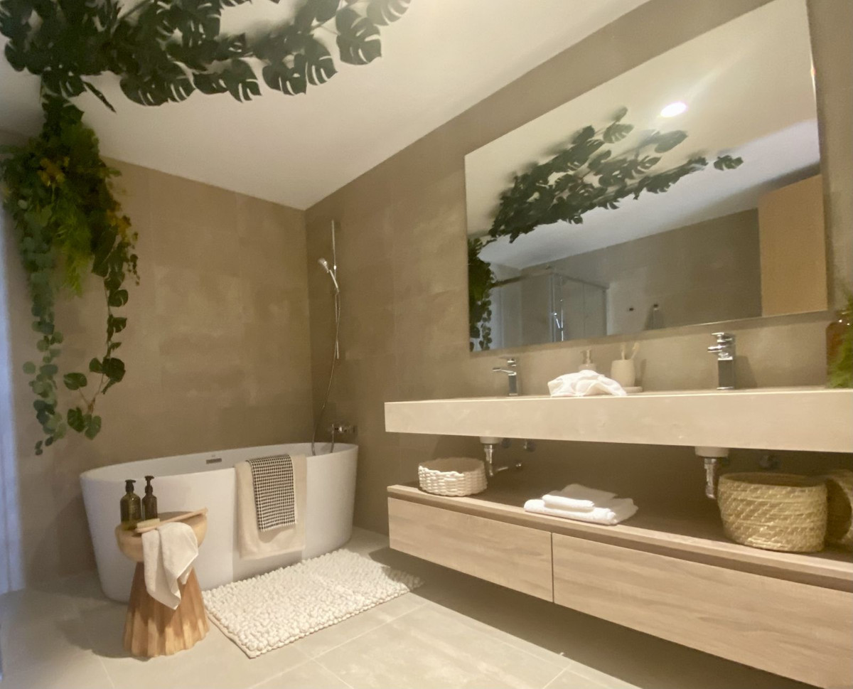 5 Bedroom Villa for Sale in Benahavís — view 10