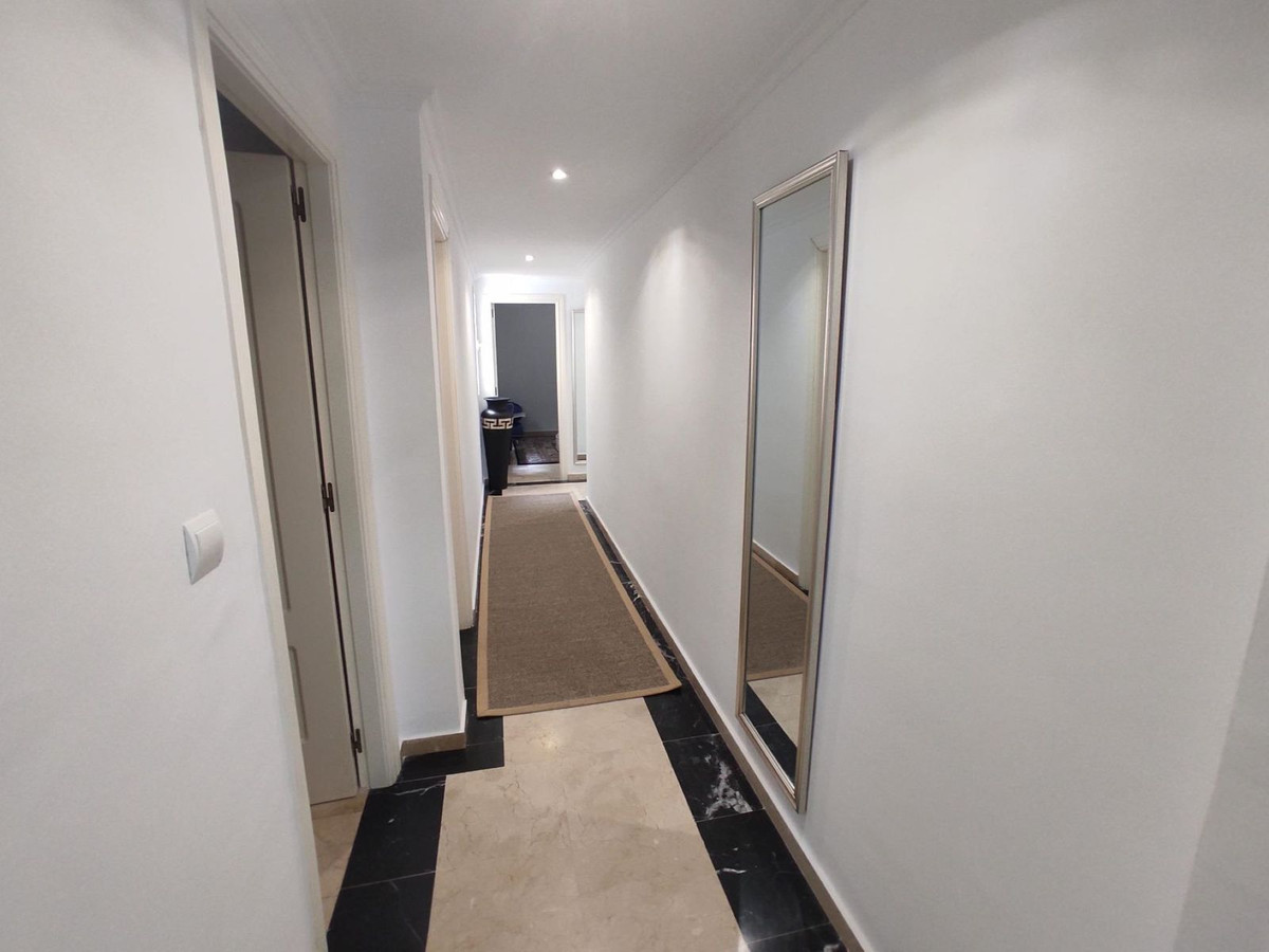 1 Bedroom Apartment for Sale in Marbella — 9