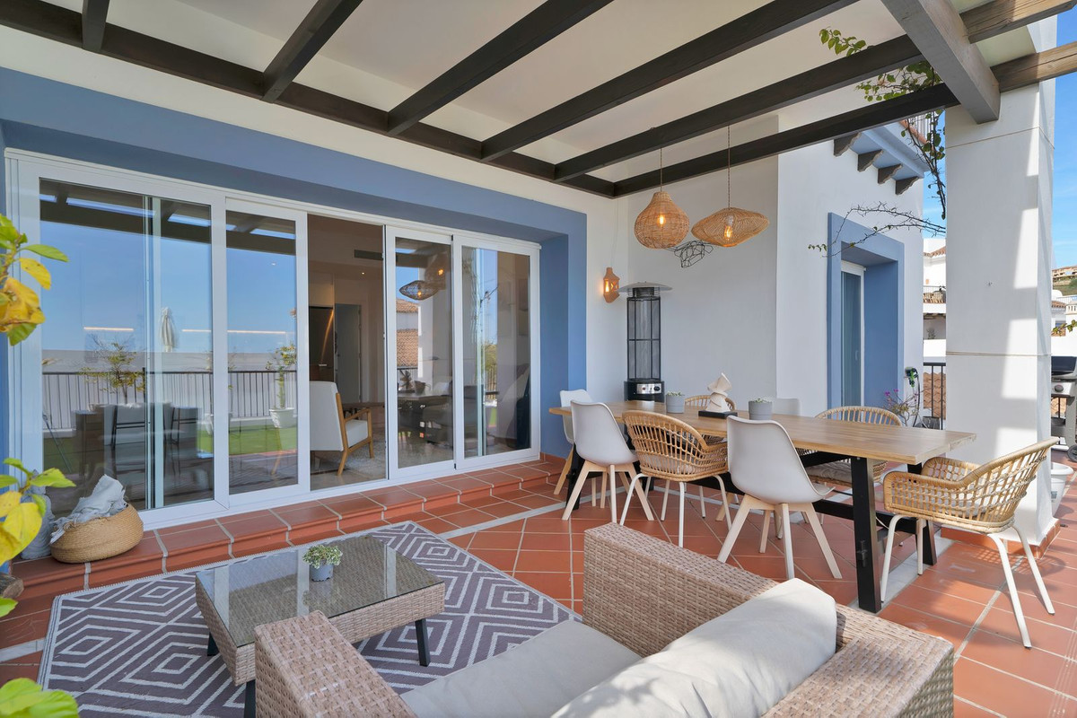 3 Bedroom Apartment for Sale in El Paraiso — 4
