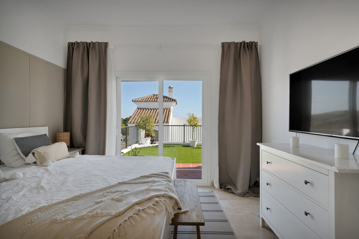 3 Bedroom Apartment for Sale in El Paraiso — 8