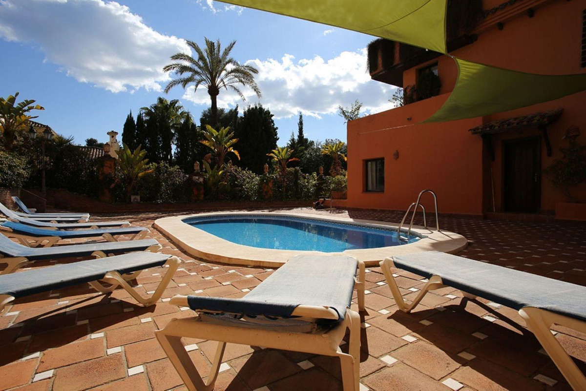 3 Bedroom Apartment for Sale in Estepona