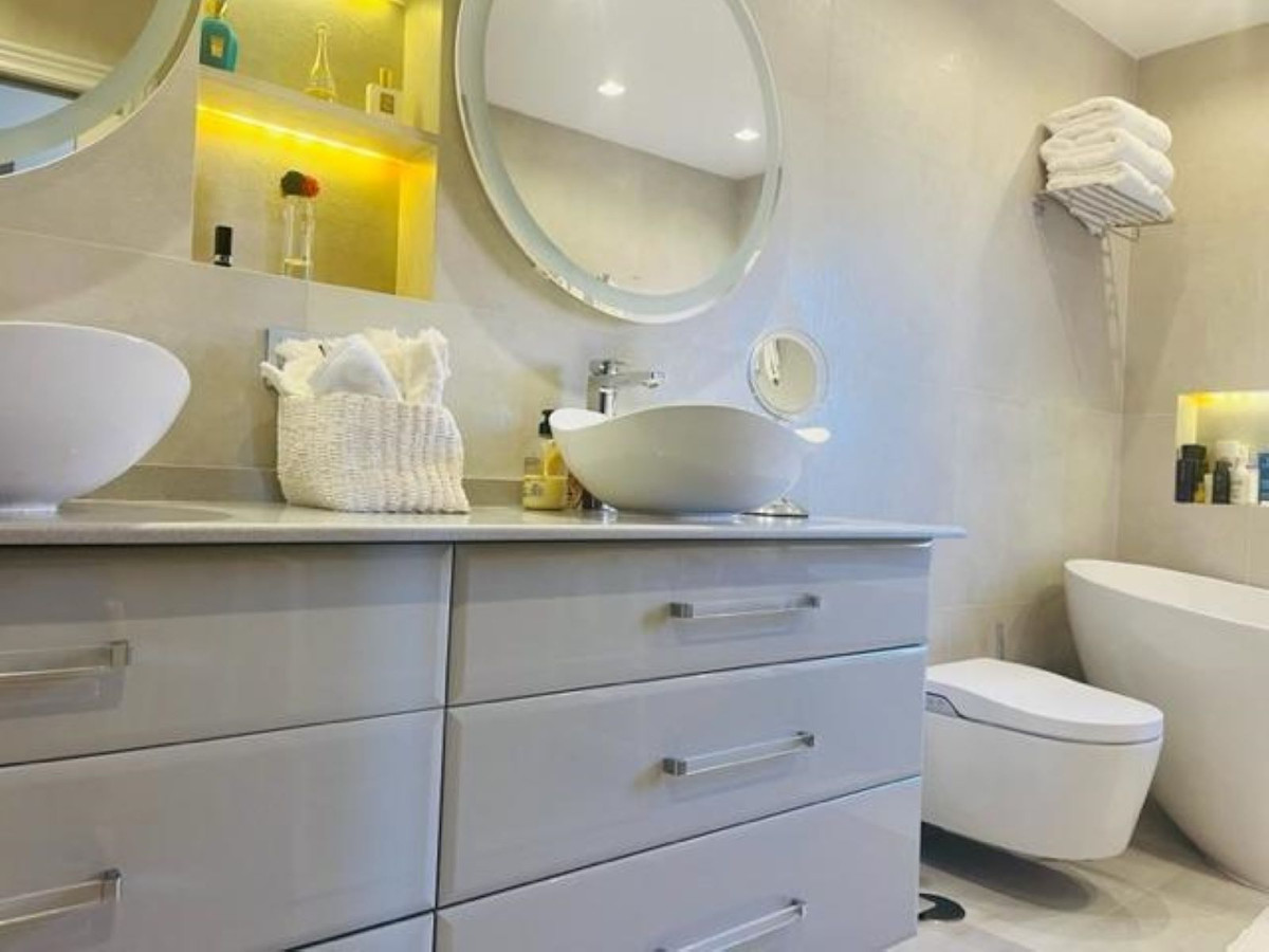 3 Bedroom Apartment for Sale in Estepona — 8