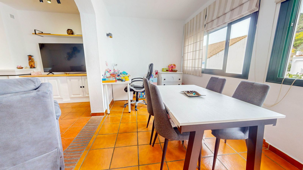 4 Bedroom Villa for Sale in Benahavís — 4