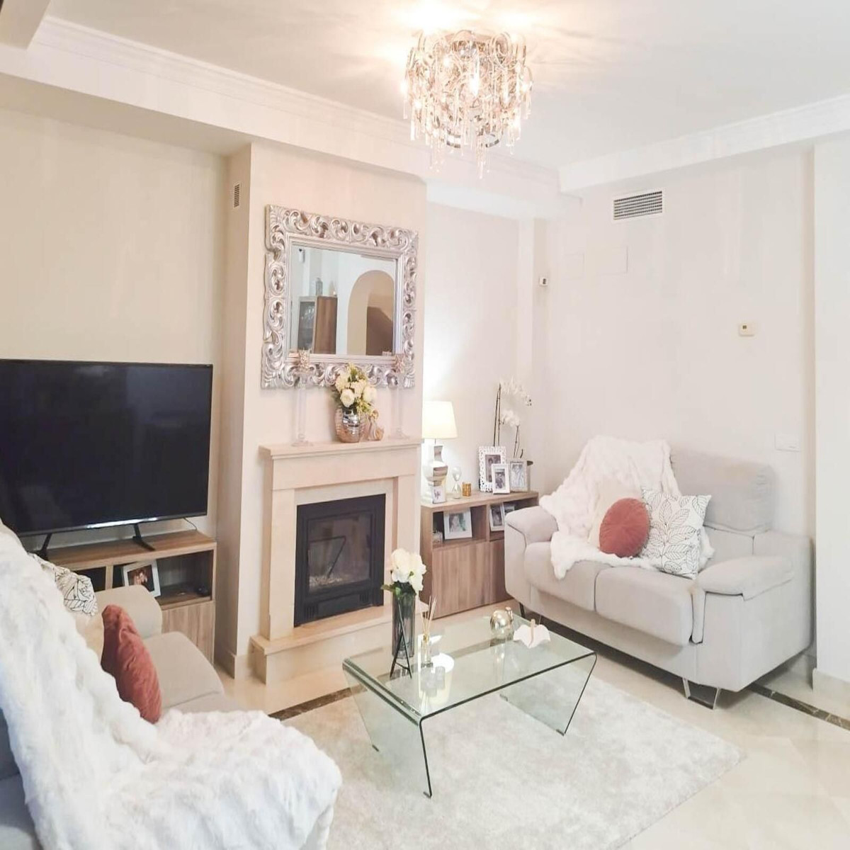 3 Bedroom Villa for Sale in Estepona — 5