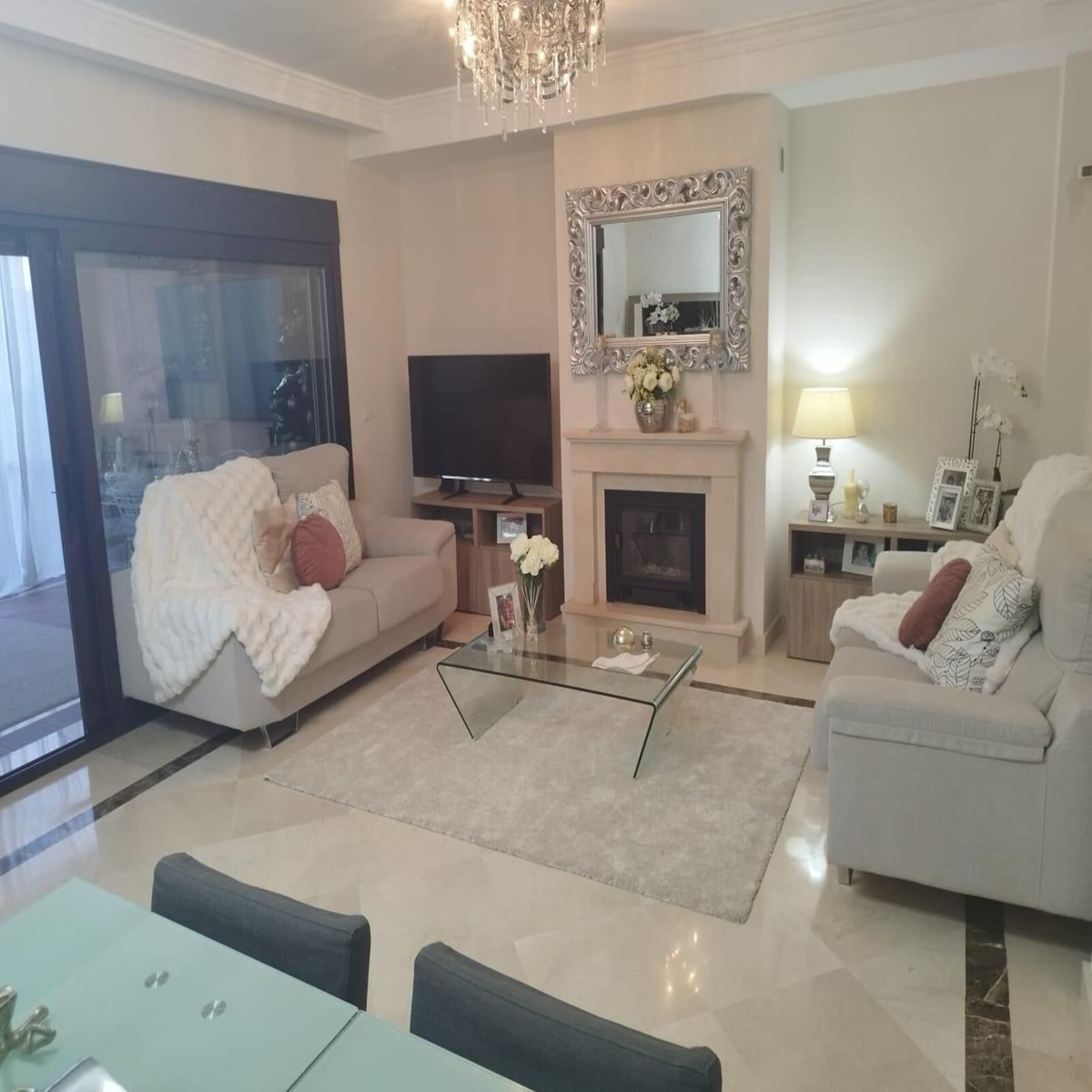 3 Bedroom Villa for Sale in Estepona — 8