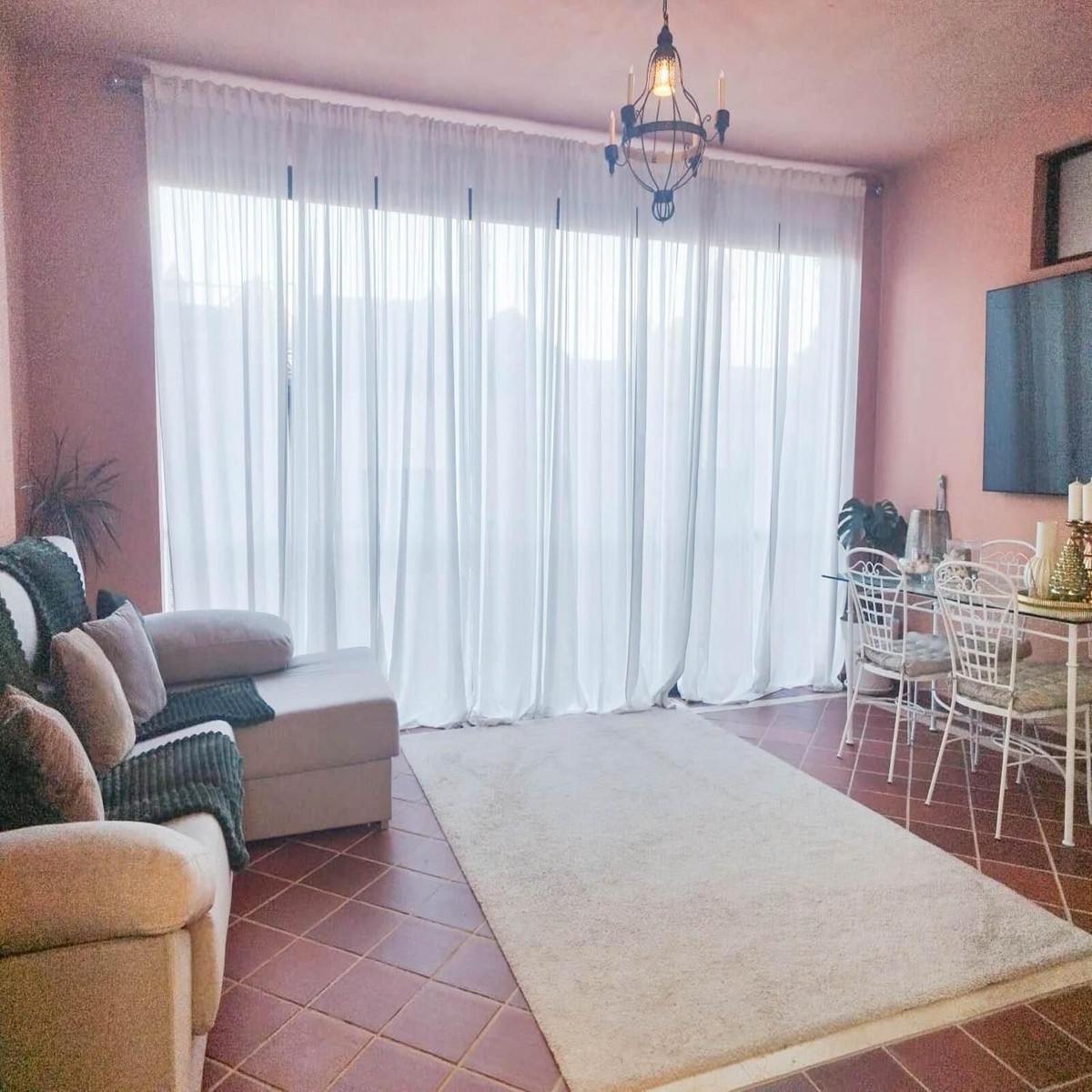 3 Bedroom Villa for Sale in Estepona — view 10