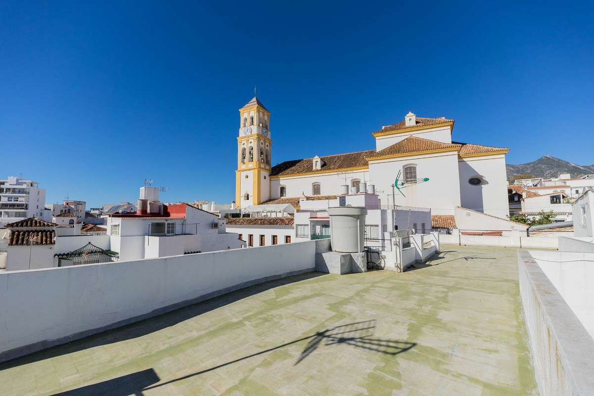 6 Bedroom Villa for Sale in Marbella