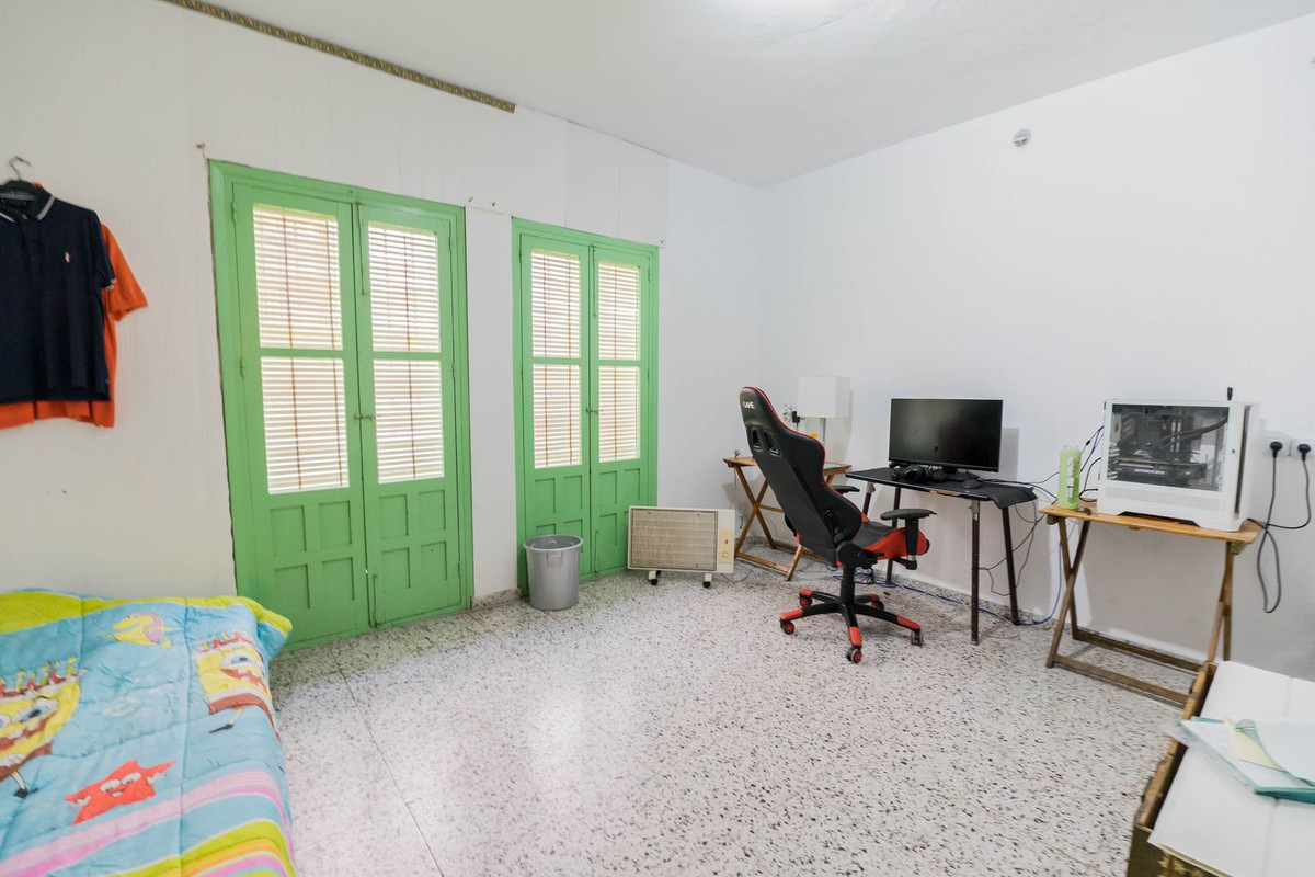 6 Bedroom Villa for Sale in Marbella — 2