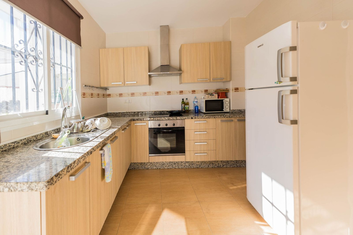 6 Bedroom Villa for Sale in Marbella — 7