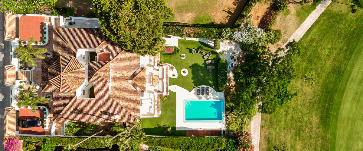 7 Bedroom Villa for Sale in Aloha — 6