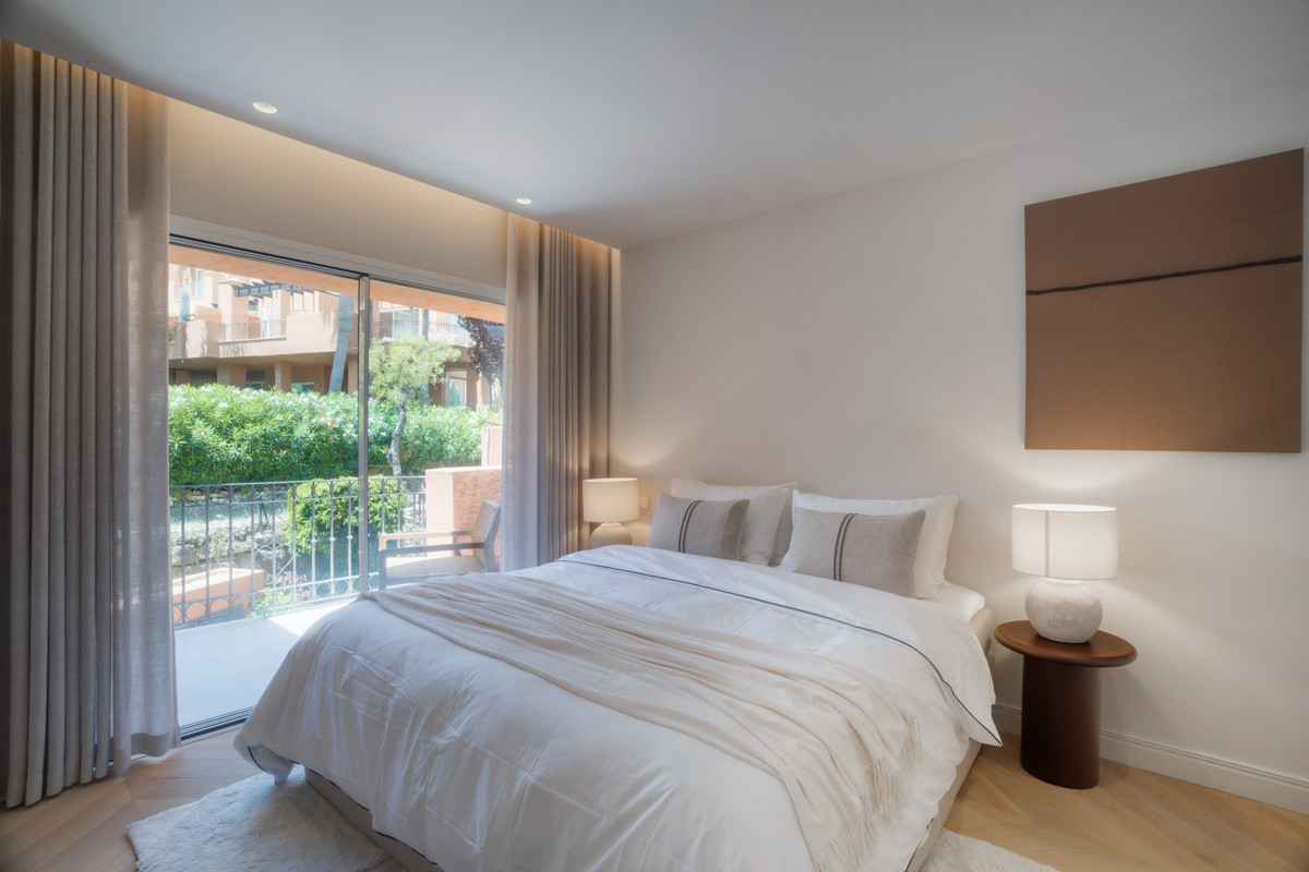 4 Bedroom Apartment for Sale in Nueva Andalucía — 2
