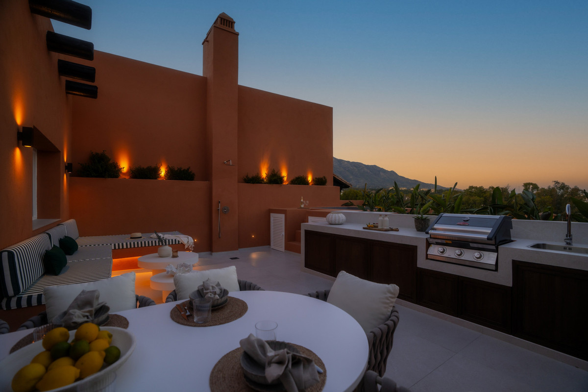 4 Bedroom Apartment for Sale in Nueva Andalucía — 7