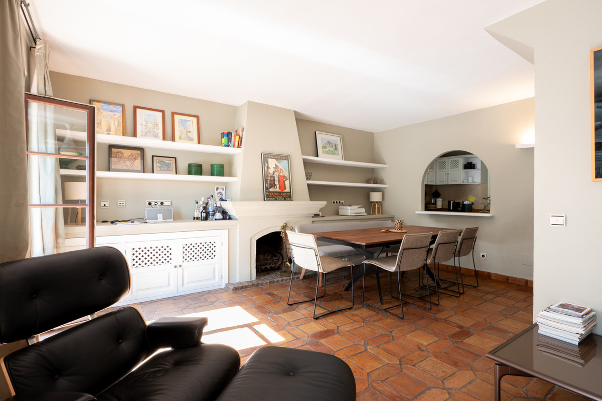 2 Bedroom Villa for Sale in The Golden Mile — 5