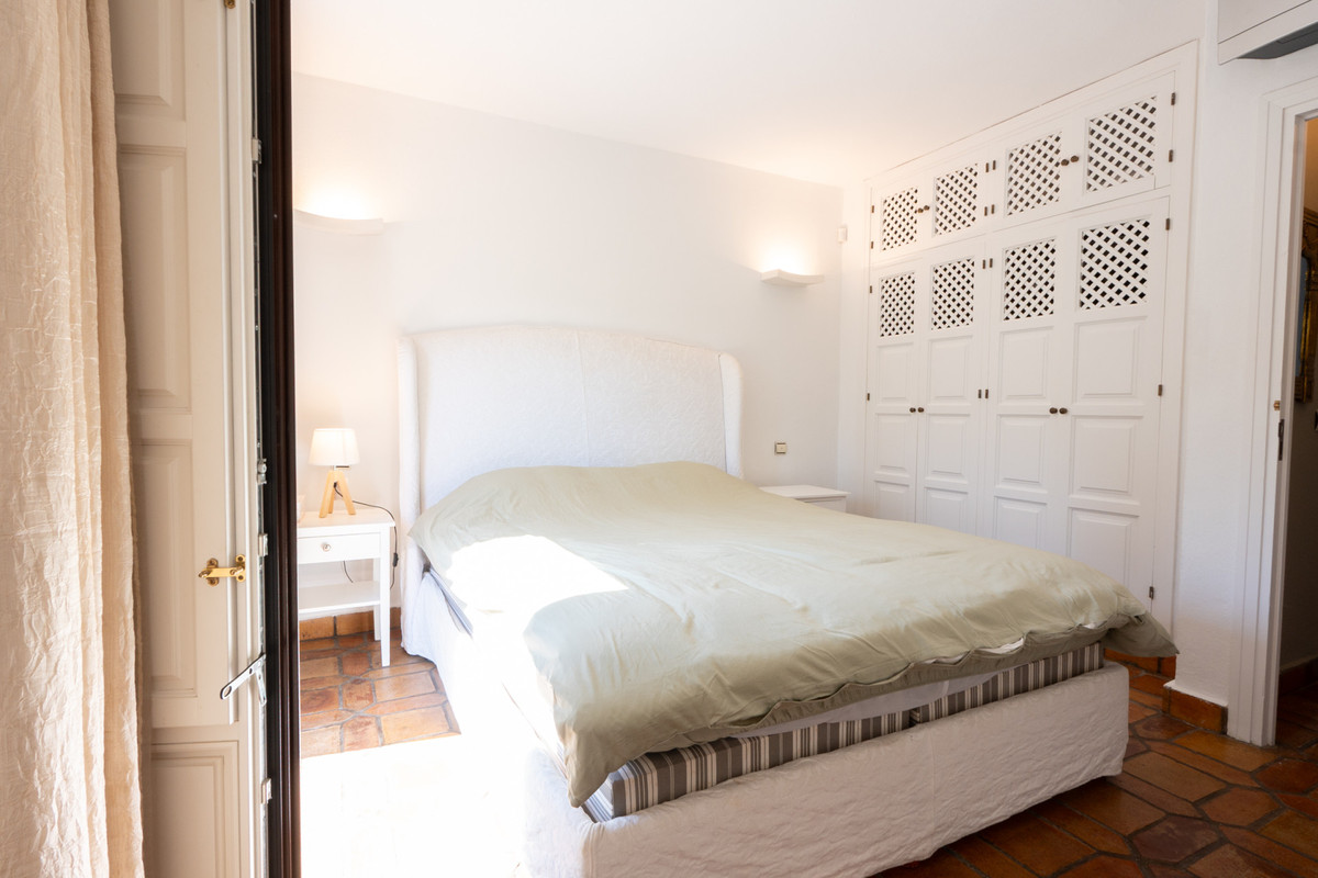 2 Bedroom Villa for Sale in The Golden Mile — 9