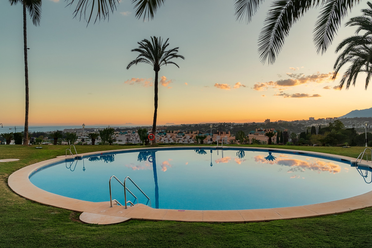 3 Bedroom Apartment for Sale in The Golden Mile — 8