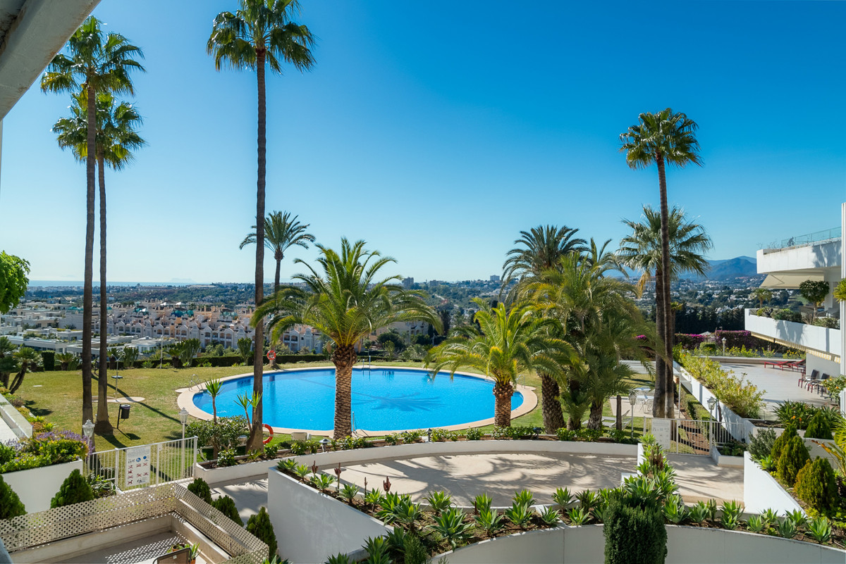 3 Bedroom Apartment for Sale in The Golden Mile — 9
