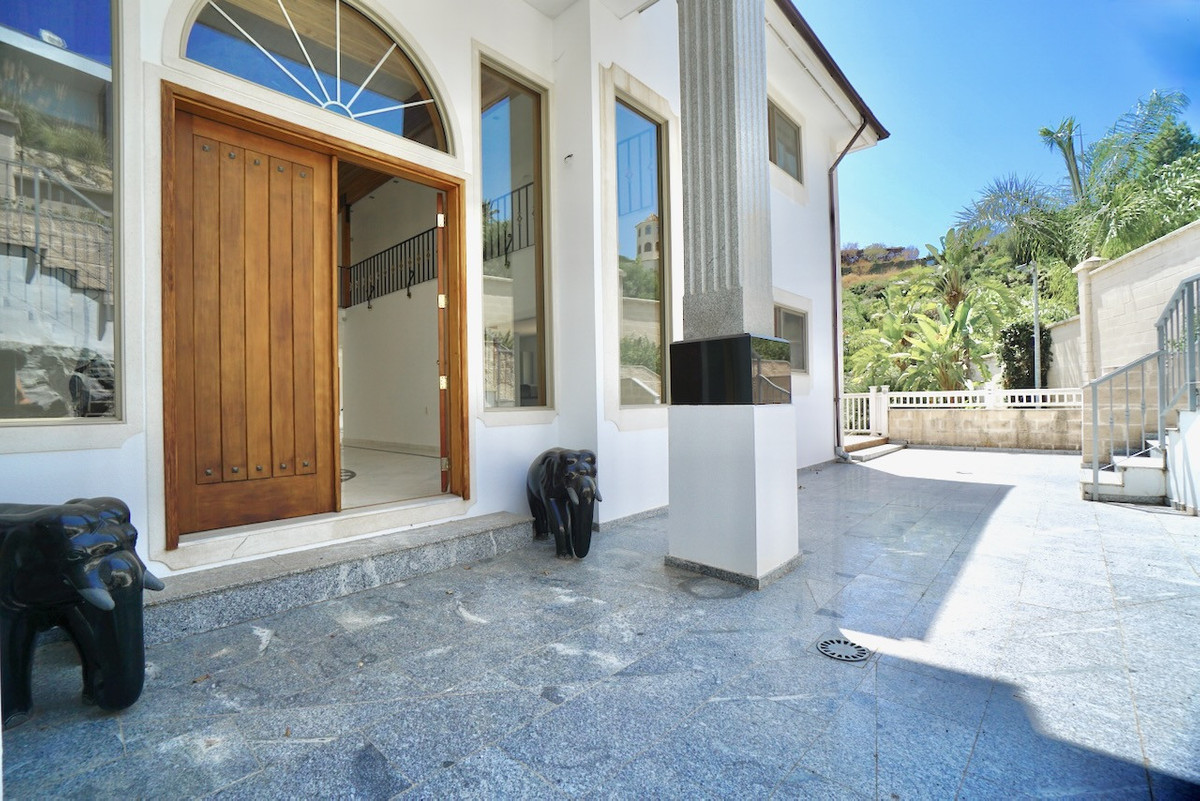 5 Bedroom Villa for Sale in Benahavís — 3