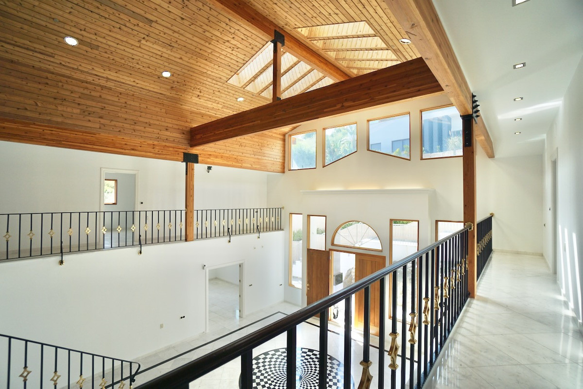 5 Bedroom Villa for Sale in Benahavís — 7