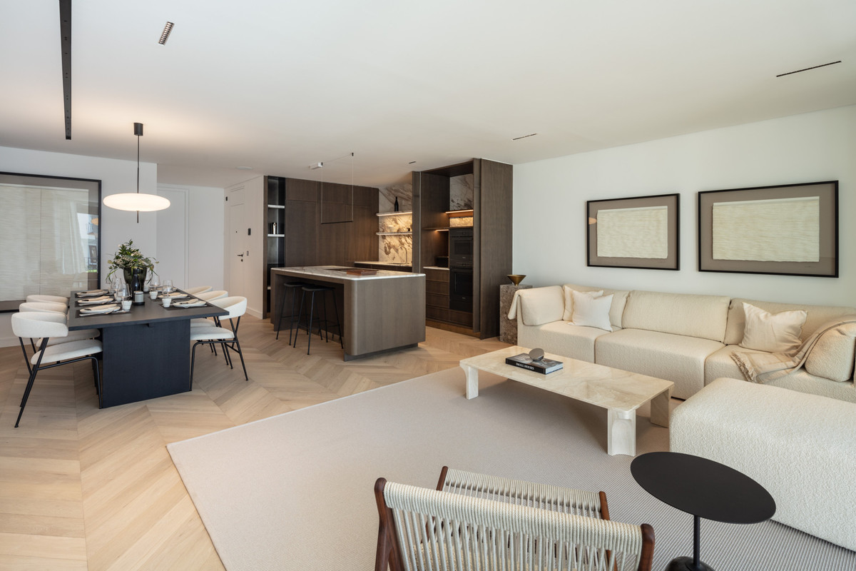 3 Bedroom Apartment for Sale in The Golden Mile — 3