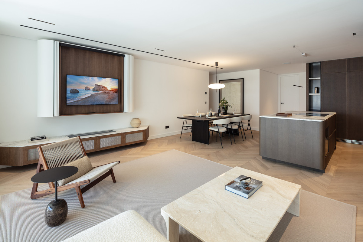 3 Bedroom Apartment for Sale in The Golden Mile — 4