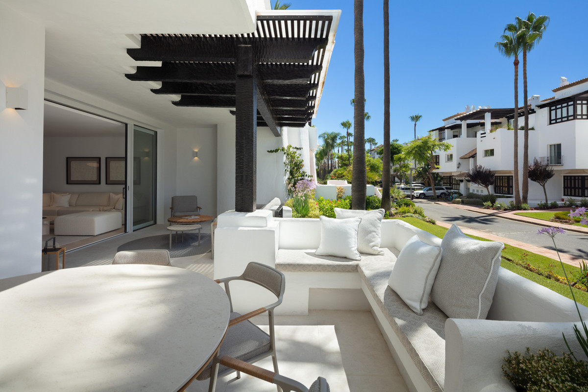 3 Bedroom Apartment for Sale in The Golden Mile — 6