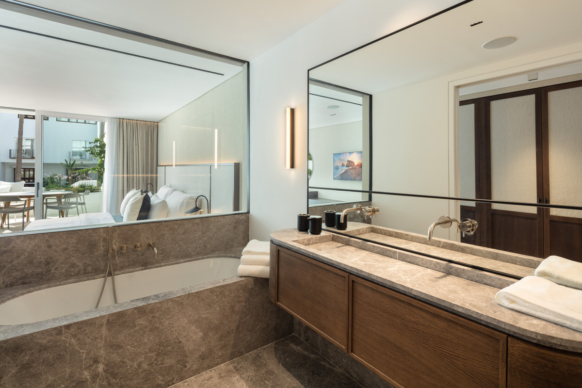 3 Bedroom Apartment for Sale in The Golden Mile — 7