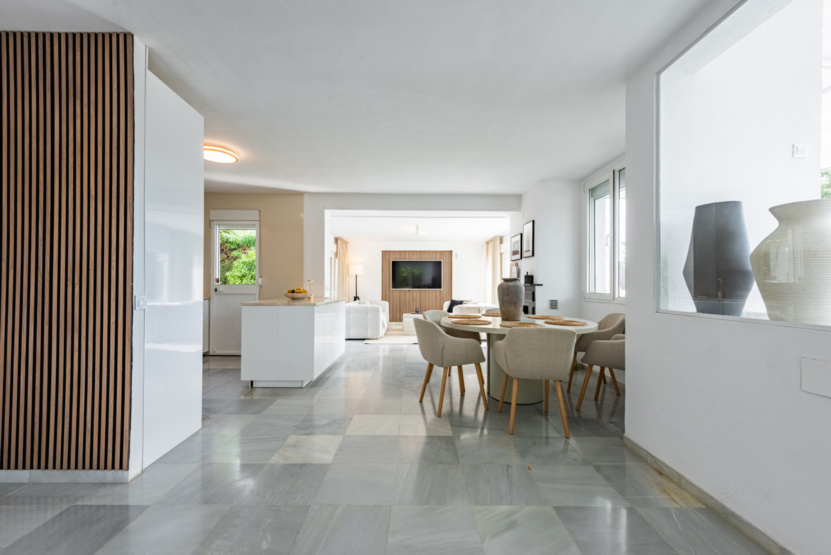 3 Bedroom Villa for Sale in Nueva Andalucía — 7