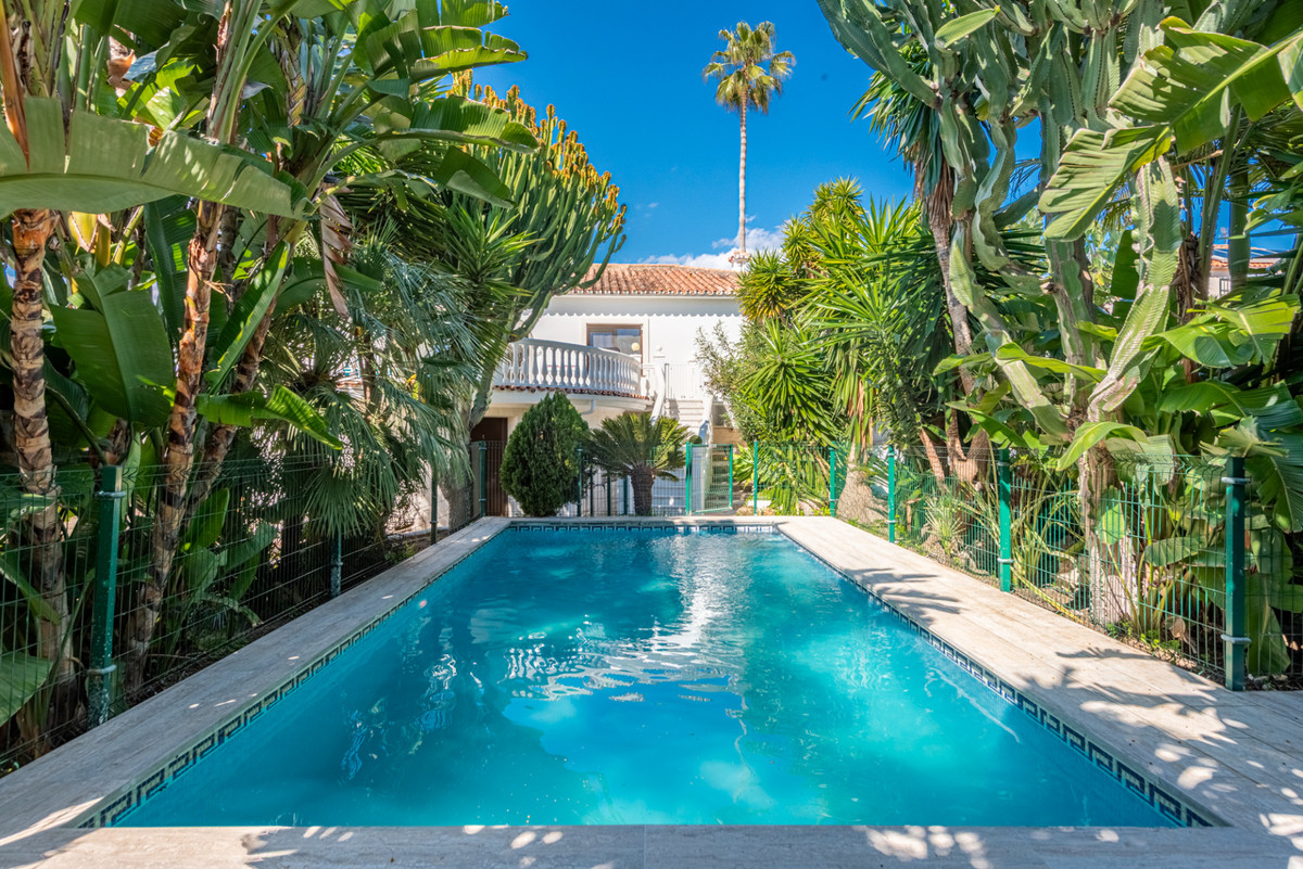 7 Bedroom Villa for Sale in Marbella — 4