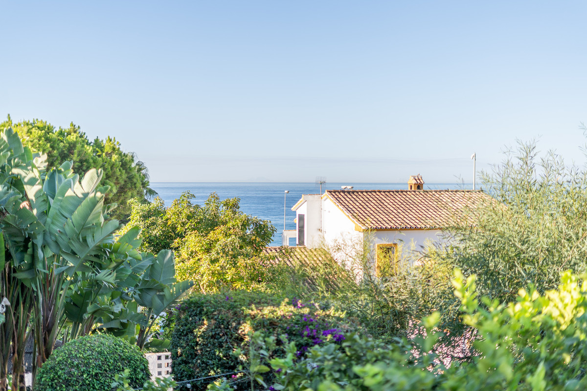 7 Bedroom Villa for Sale in Marbella — view 10