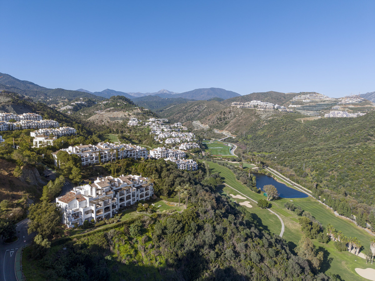 3 Bedroom Apartment for Sale in La Quinta — 2