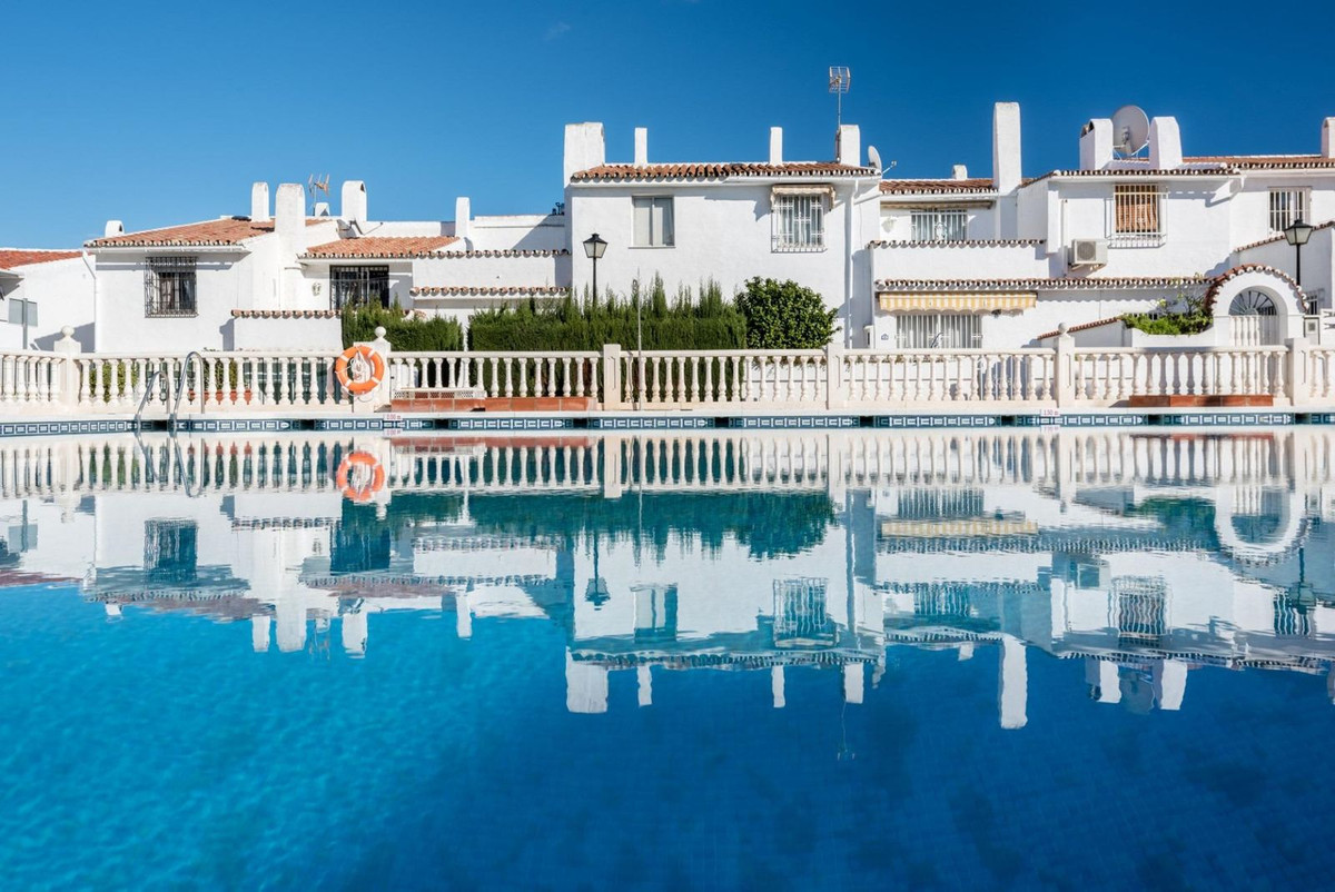 3 Bedroom Villa for Sale in Estepona