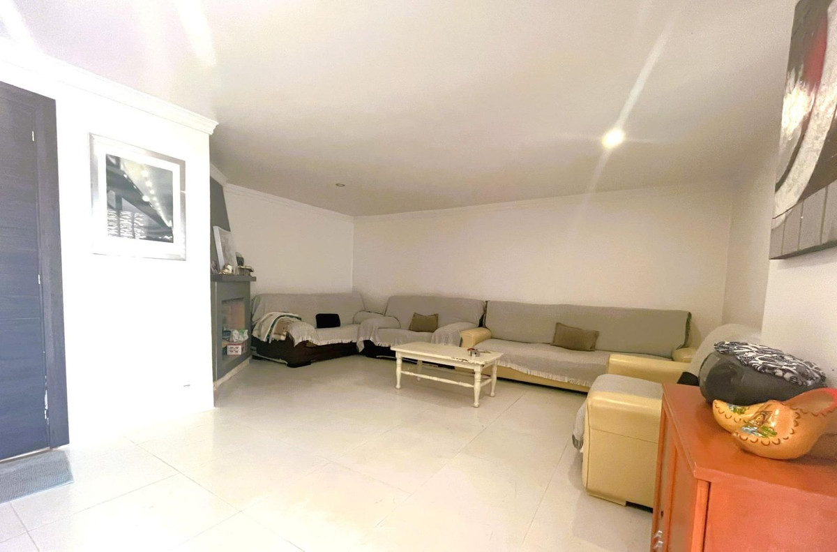 3 Bedroom Villa for Sale in Estepona — 4