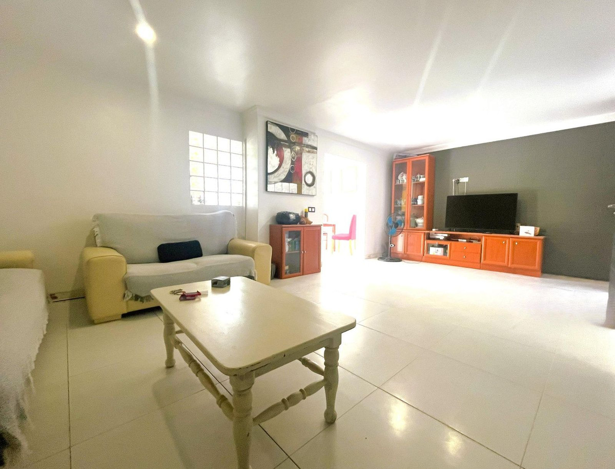 3 Bedroom Villa for Sale in Estepona — 5