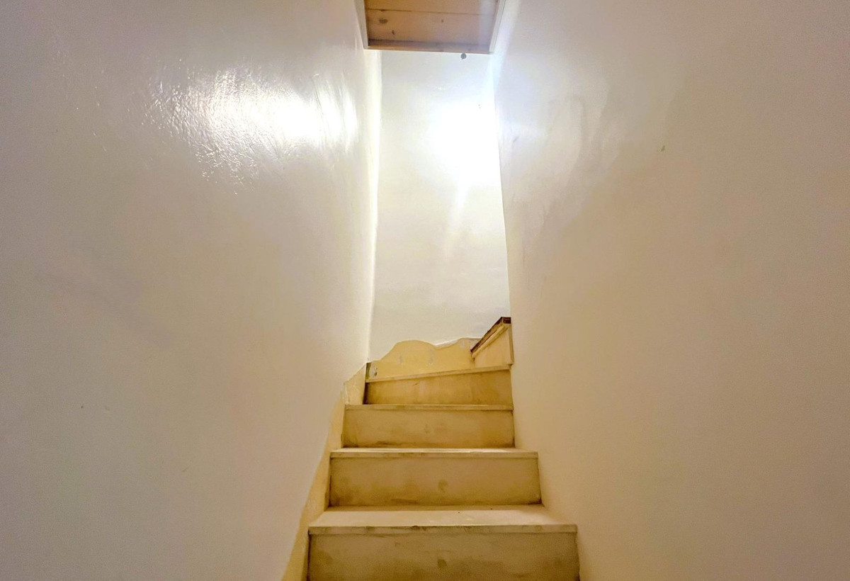 3 Bedroom Villa for Sale in Estepona — 9