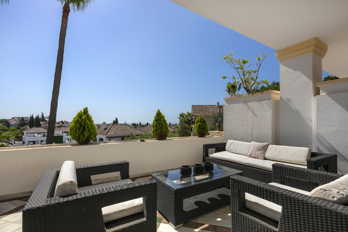 4 Bedroom Apartment for Sale in The Golden Mile — 4