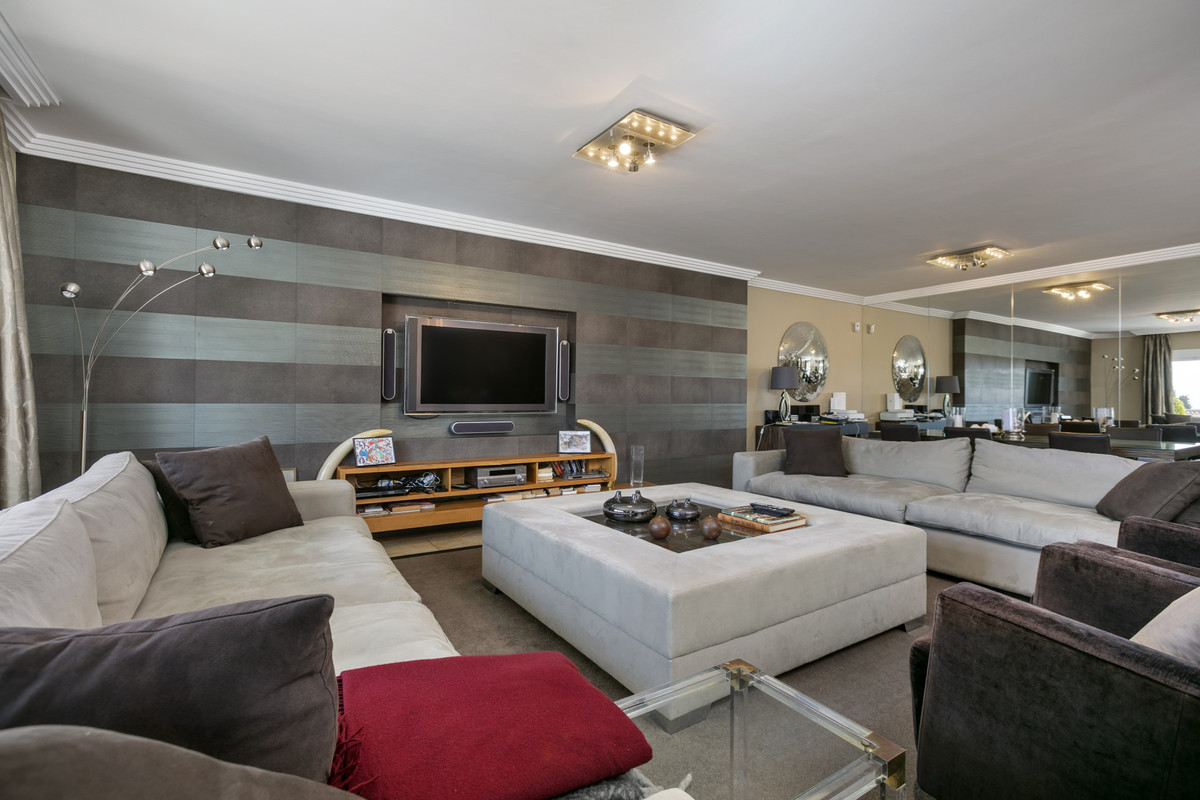 4 Bedroom Apartment for Sale in The Golden Mile — 5