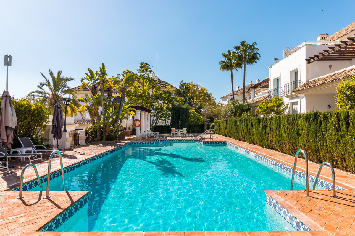 4 Bedroom Apartment for Sale in The Golden Mile — 7