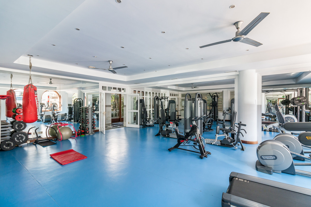 4 Bedroom Apartment for Sale in The Golden Mile — view 10